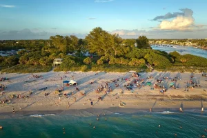 Should You Invest in a Sarasota Beach Condo Rental - A Comprehensive Guide